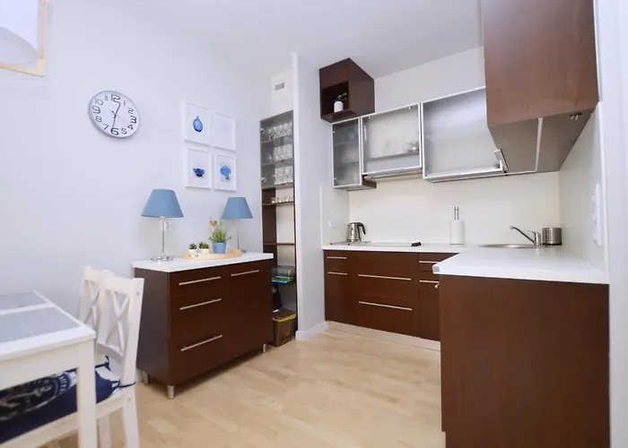 Friends & Family Patio Mare