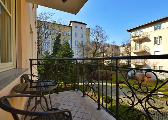 Friends & Family Patio Mare Apartment