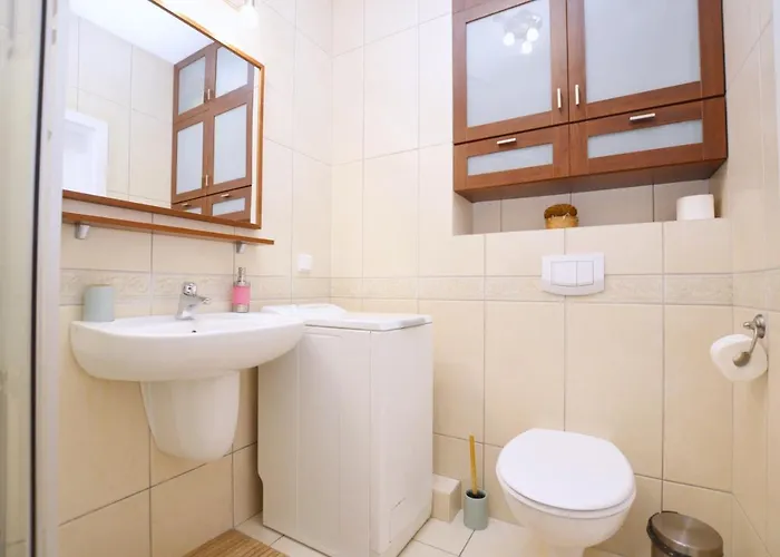 Friends & Family Patio Mare